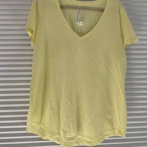 Lululemon v-neck tee,
